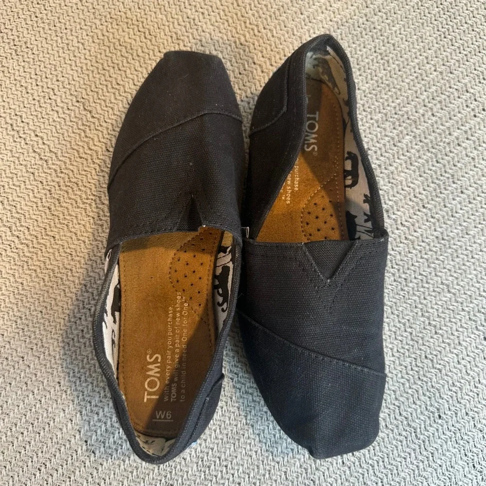 TOMS Alpargata Slip On Shoes Womens 6 Black Canvas Classic Comfort Flats